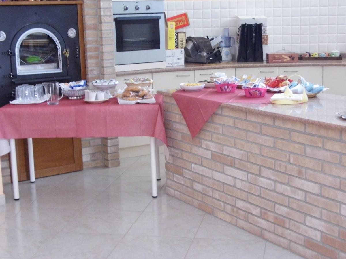 A Casa Di Nelly Bed & Breakfast Tortoreto Bagian luar foto